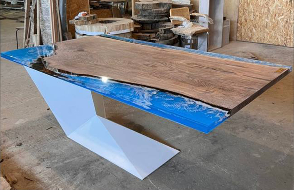 Стол «Стэлс» из дуба с эффектом морской волны