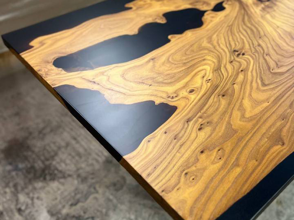 Стол из капового азиатского карагача со смолой 4