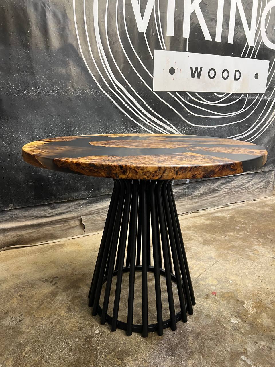 Журнальный столик из капового азиатского карагача со смолой 6