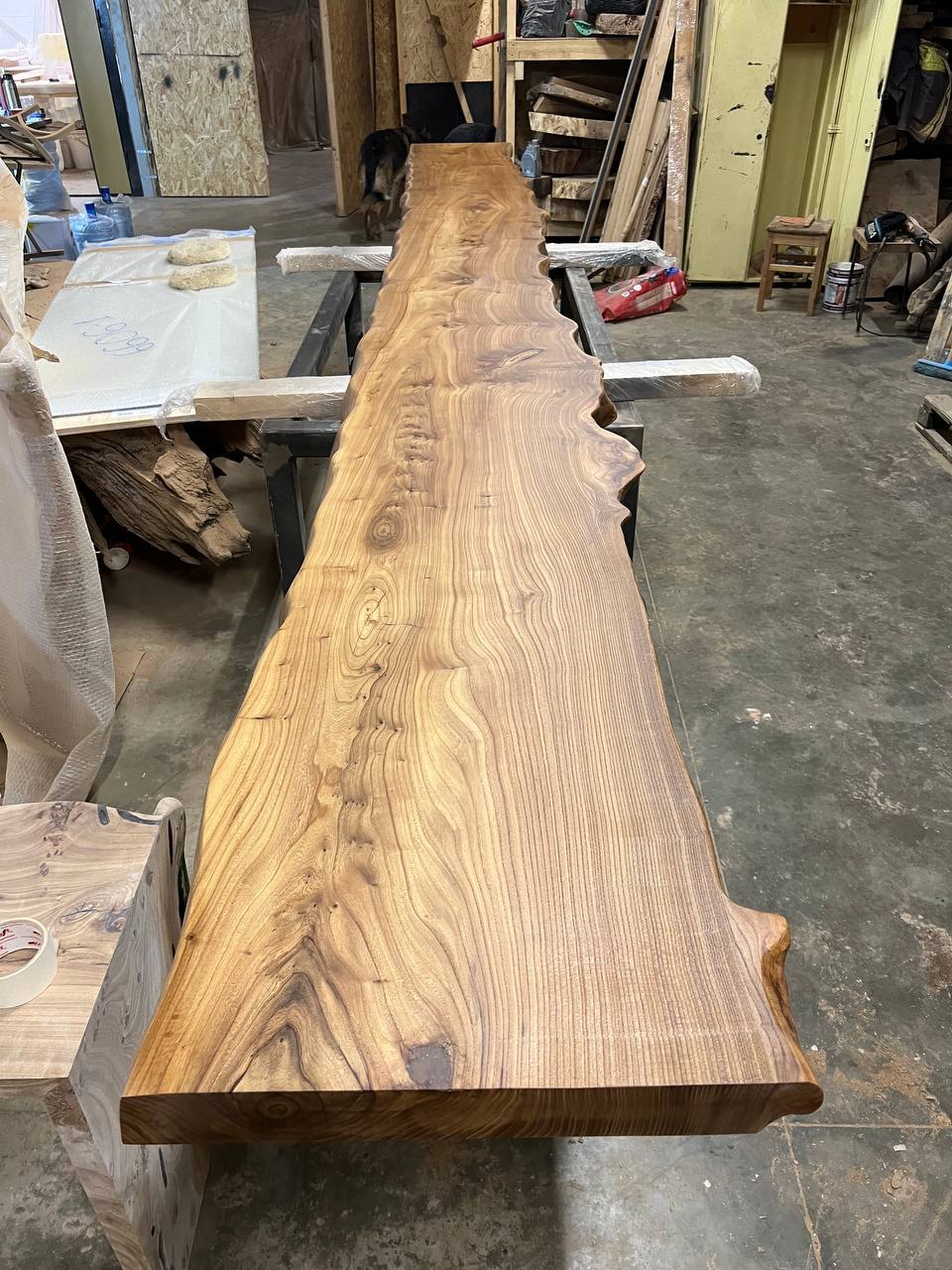 Комплект: прямоугольный стол + круглый стол со смолой + барная стойка