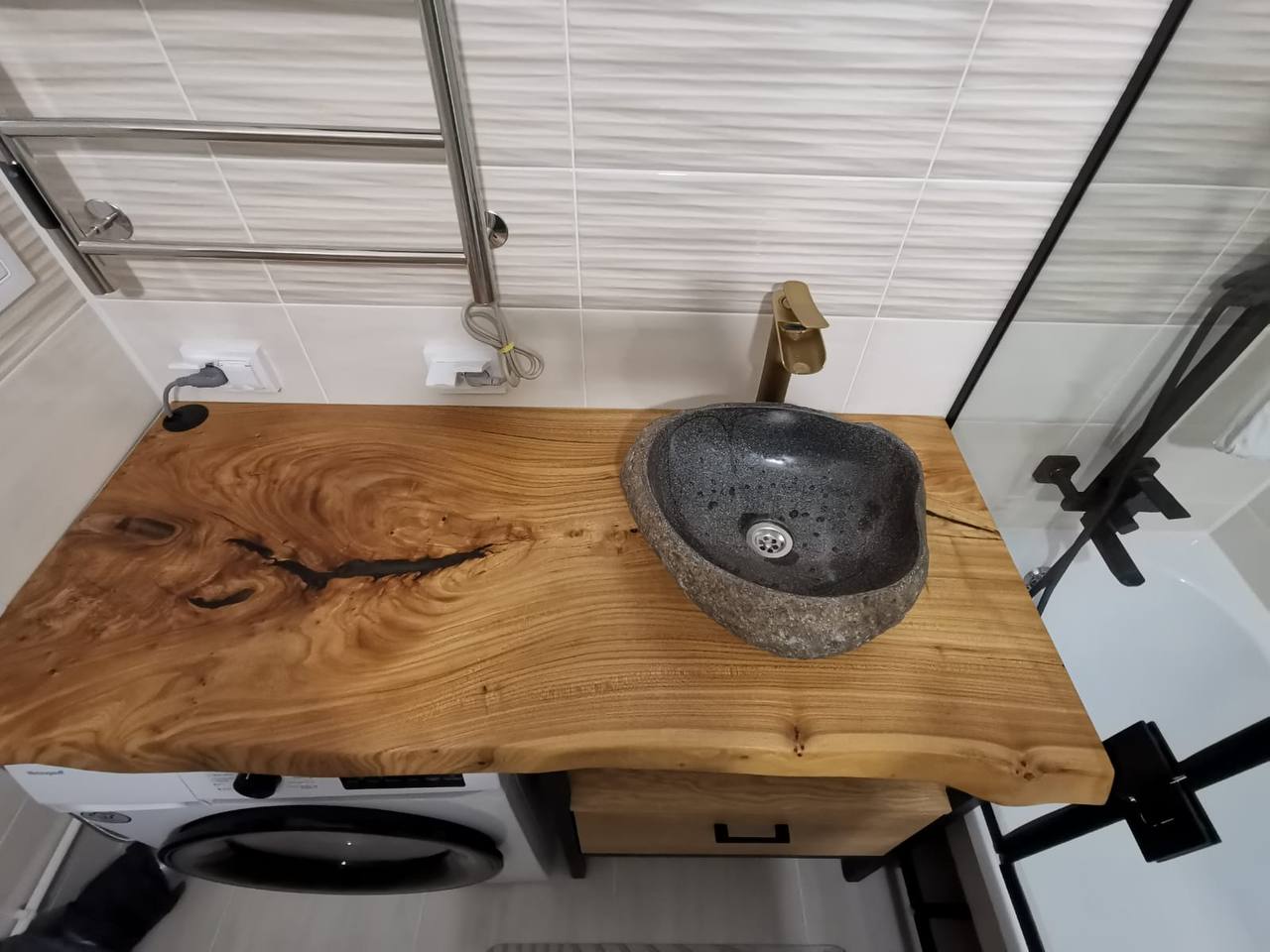 Тумба из массива дуба и металла