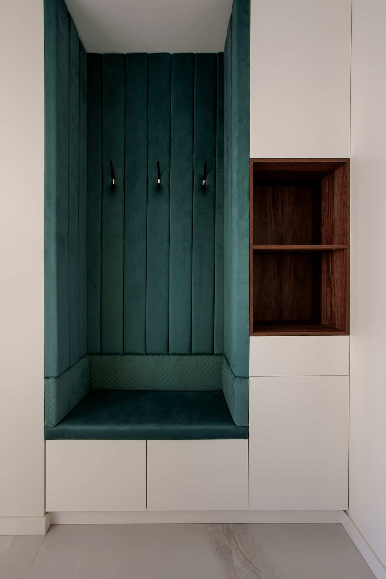 Шкаф с мягкой обувницей Драгоценность