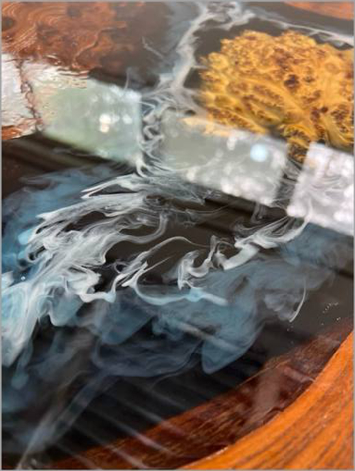 Журнальный стол из карагача с каповой шишкой