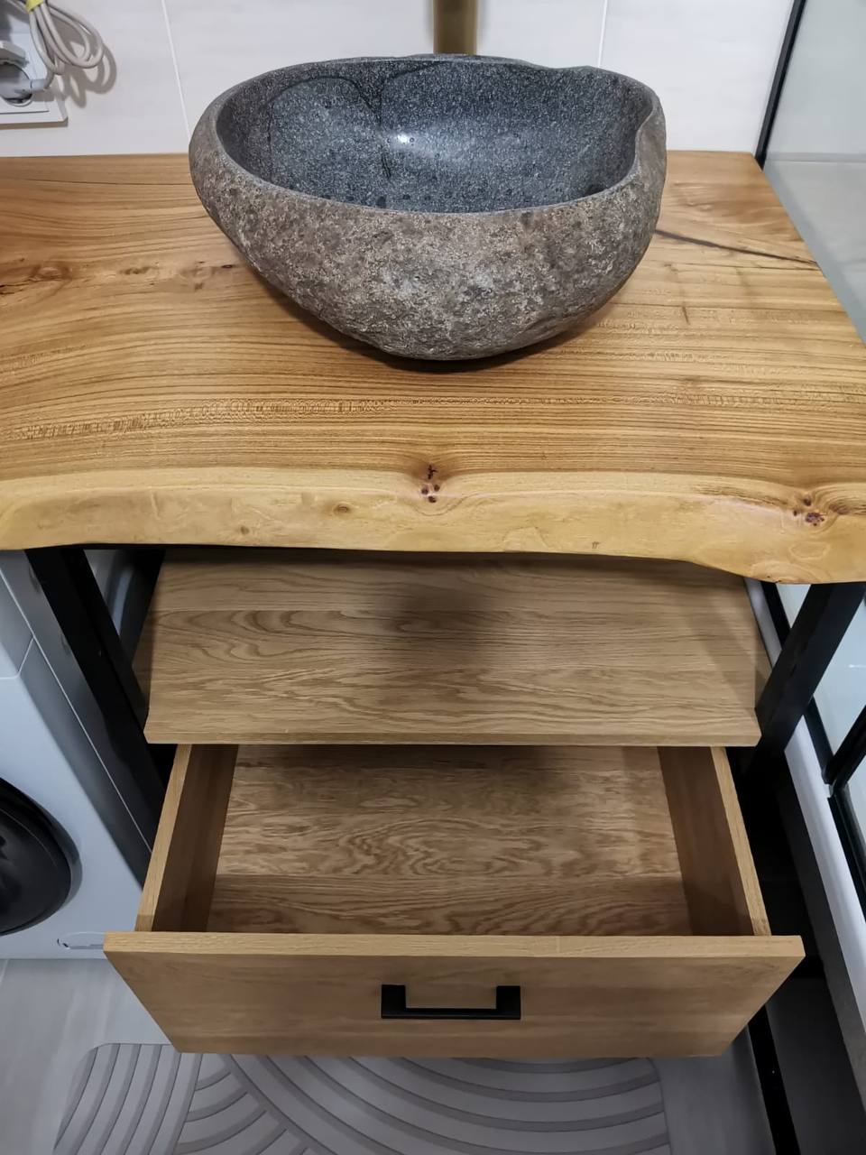 Тумба из массива дуба и металла