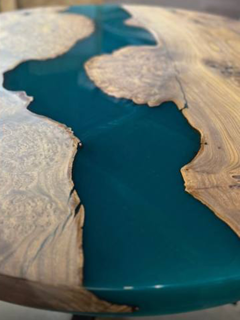 Журнальный стол из капового термо карагача