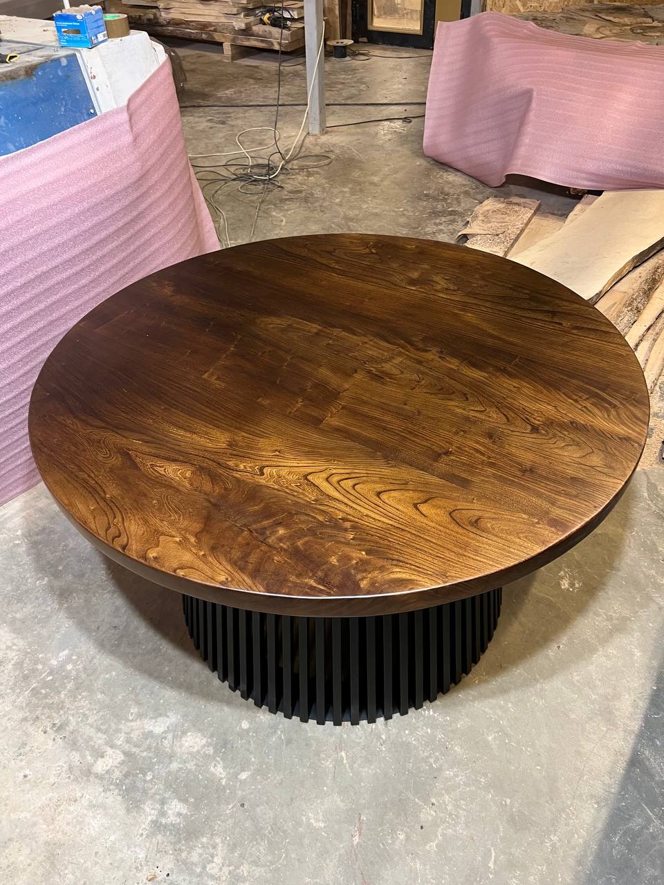 Журнальный столик из азиатского карагача 4