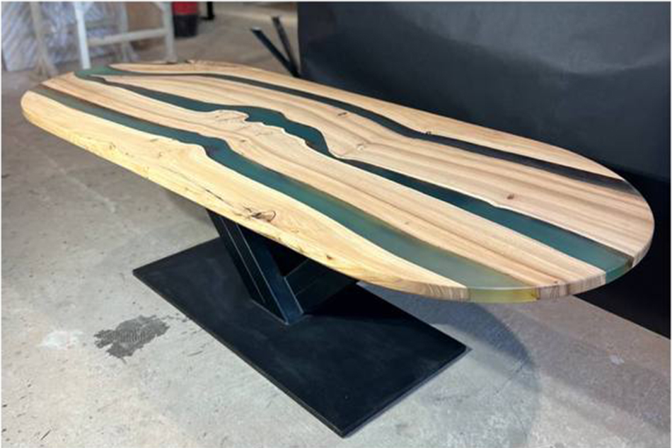 Большой стол из азиатского карагача со смолой 3