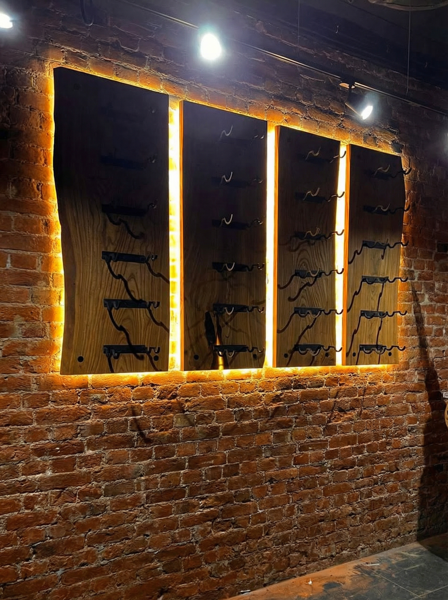 Винные стеллажи из азиатского карагача со светодиодной лентой 2