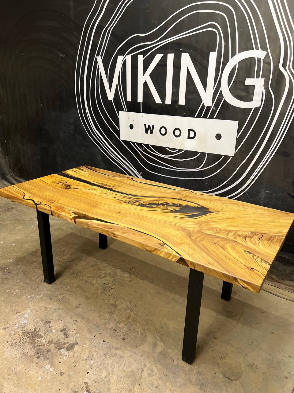 Стол из массива карагача 4