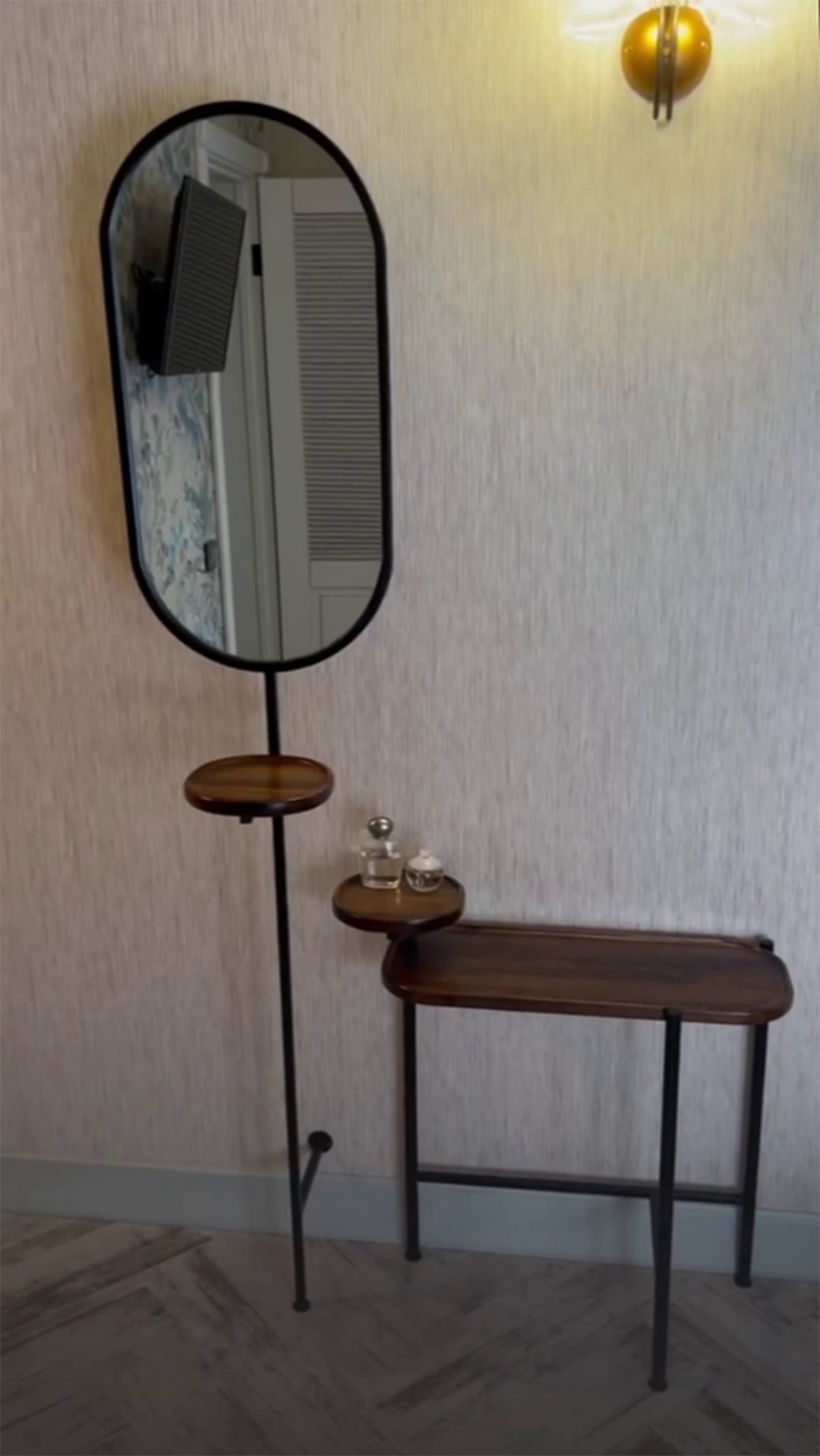 Набор полок из грецкого ореха на металлическом креплении 2