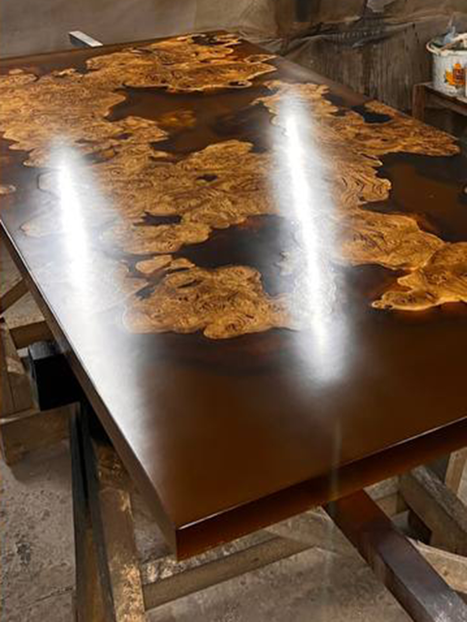 Комплект: стол из лиственницы со скамейками + стол из скального дуба + стены и люстра из столбов карагача 6