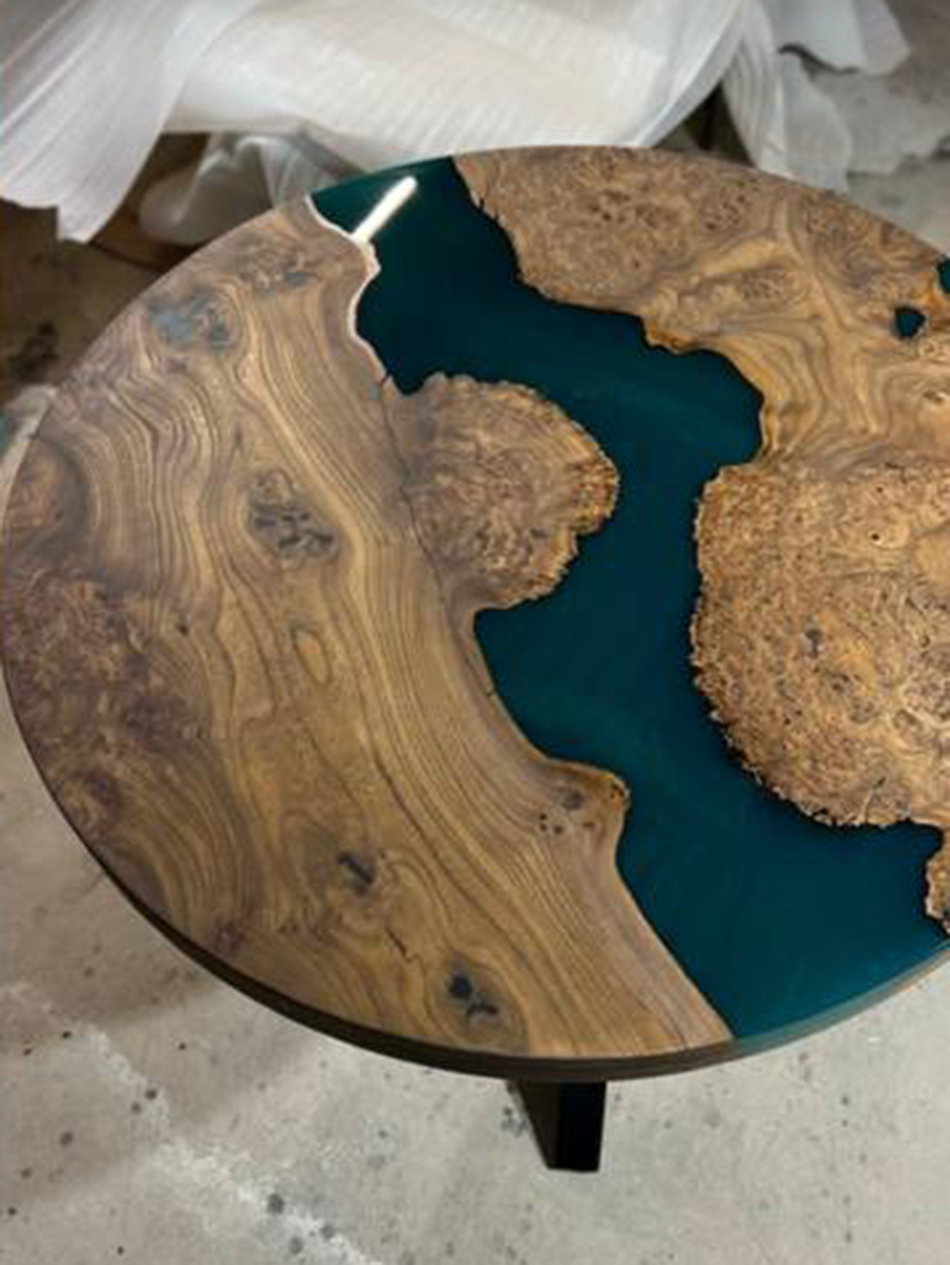 Журнальный стол из капового термо карагача