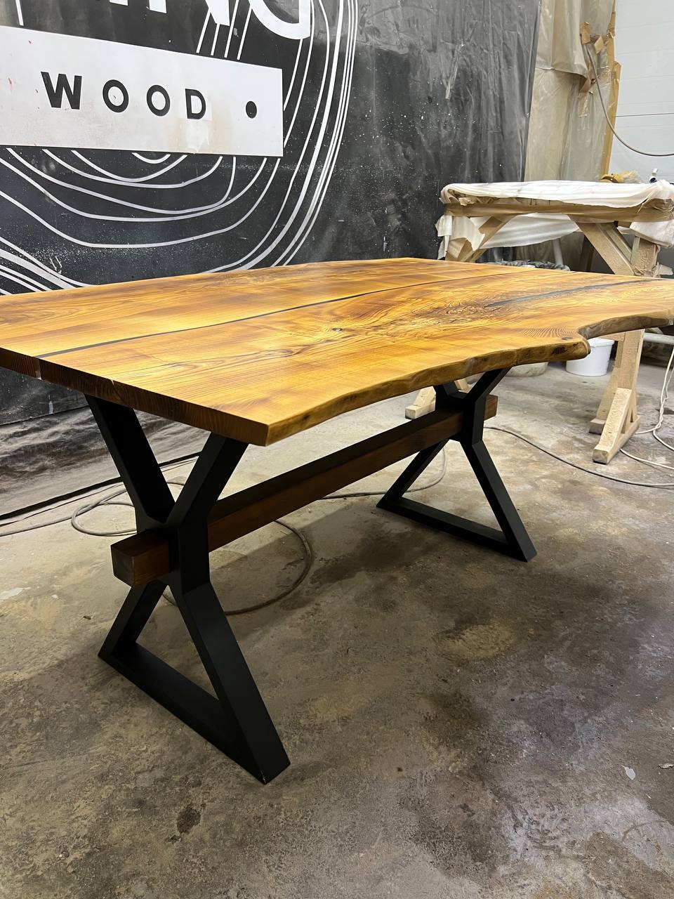 Обеденный стол из слэба ясеня 2